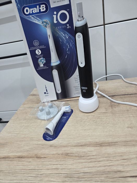 szczoteczka magnetyczna Oral-B iO Series 3.