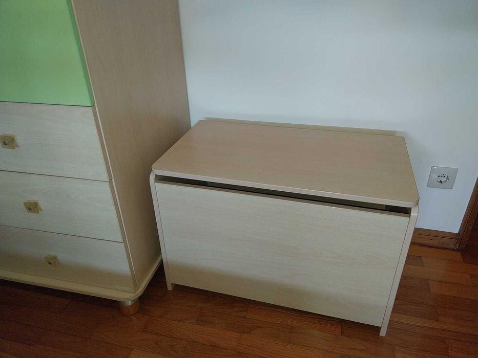Quarto Infantil Completo Micuna – Cama Evolutiva + Roupeiro + Cómoda + Mesinhas