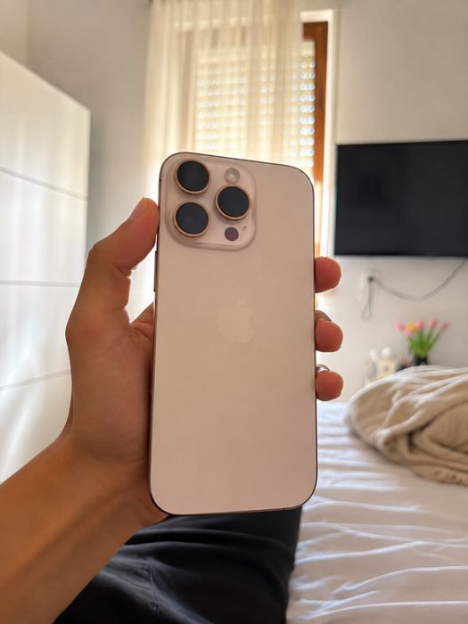 iPhone 16 Pro, 92% bateria, como novo