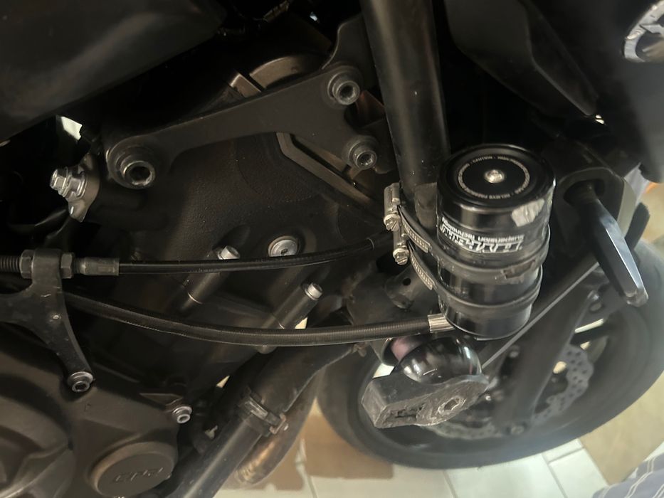 Vendo MT07 acidentada