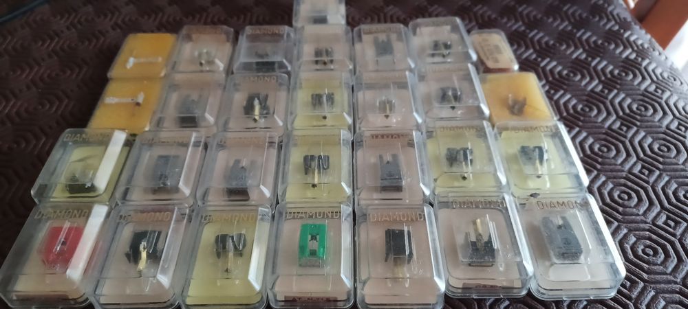 Lote 29 Agulhas de Gira-Discos NOS – Huco / Diamond / Audio-Technica