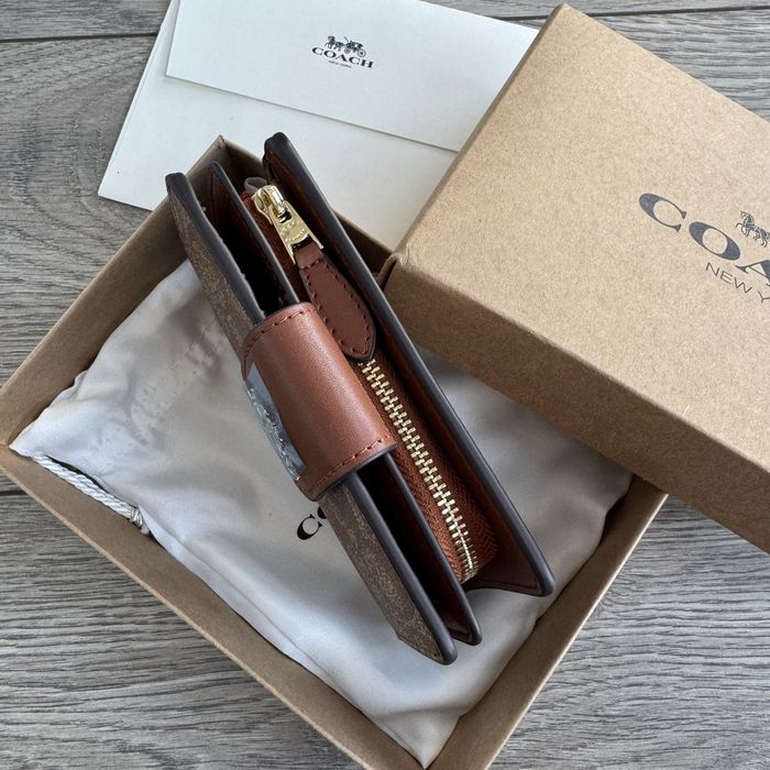 Жіночий гаманець COACH Medium Corner Zip, кошелек коач