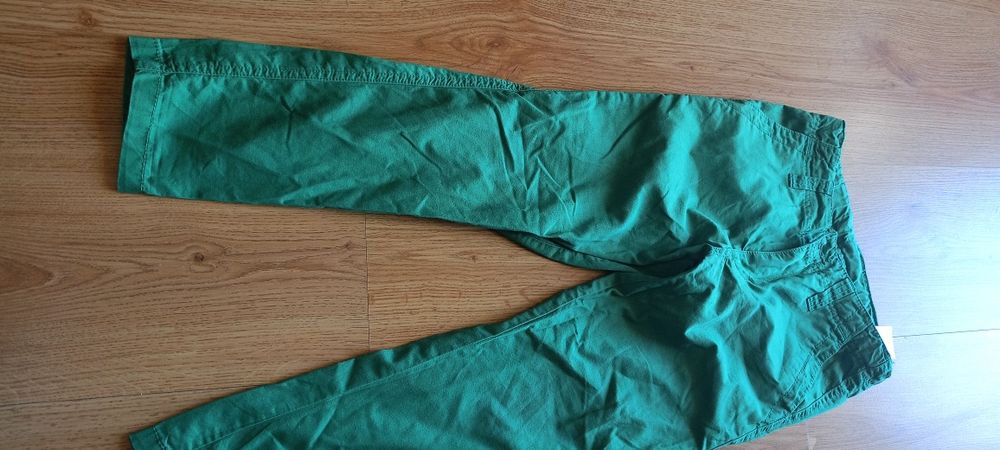 Letnie spodnie chłopięce 122 cm