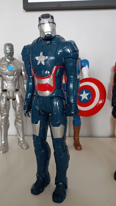 Figurki z Marvela wys 28cm
