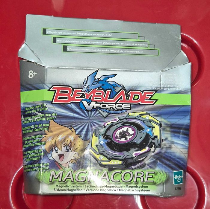 Beyblades + shooter + złoty dysk