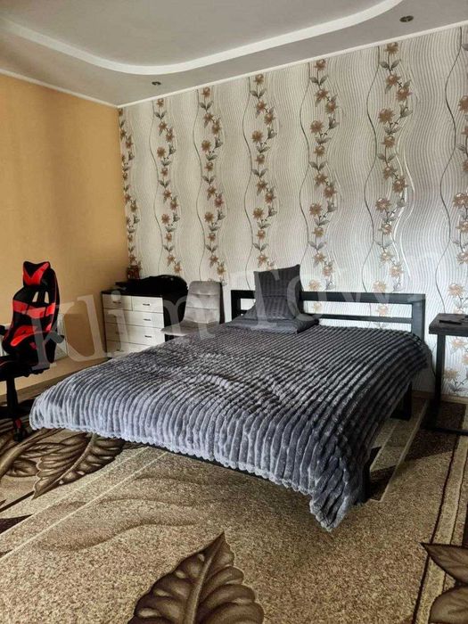 Продаж половини будинку в р-ні 1 школи