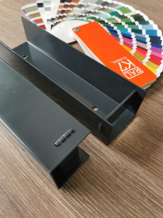 . Uchwyt ceownik łącznik podmurówki 20 cm