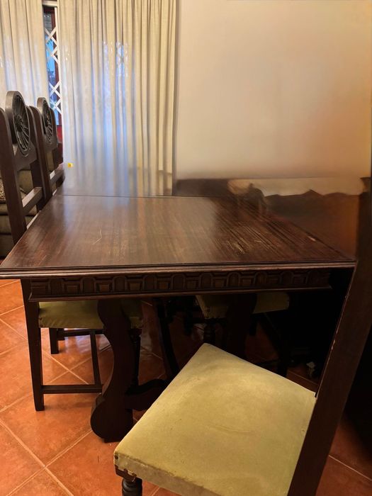 Mesa madeira maciça e 6 cadeiras vintage
