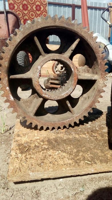 Продам шестерні МКГ 25