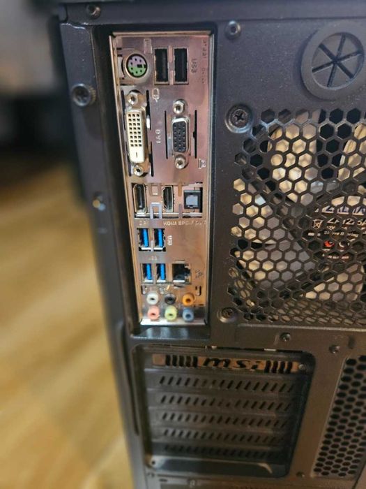 Komputer Intel I5 4460 R9 280