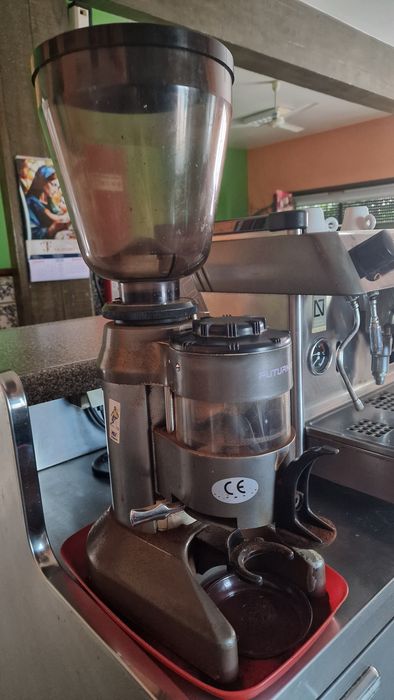 Máquina de Café e Moinho de Café – Venda em Conjunto ou Separado
