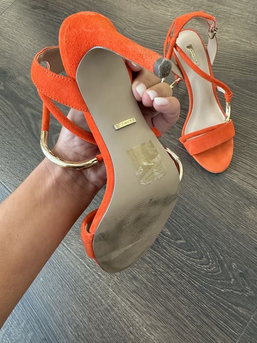 Босоніжки Carvela