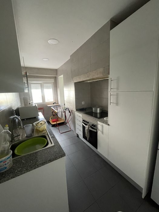 Quarto com varanda para solteiro com caução