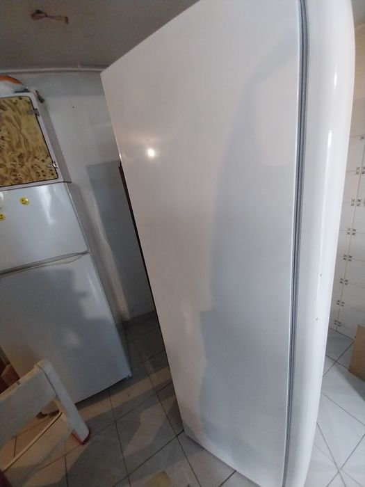 Indesit R600a semi-usado
