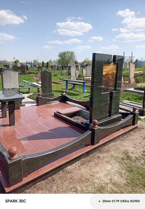 Гранітні памятники від виробника без передоплат
