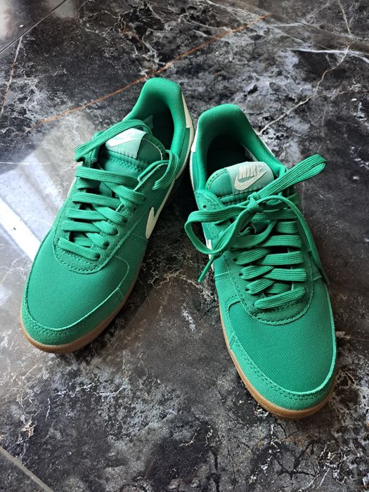Buty młodzieżowe sportowe