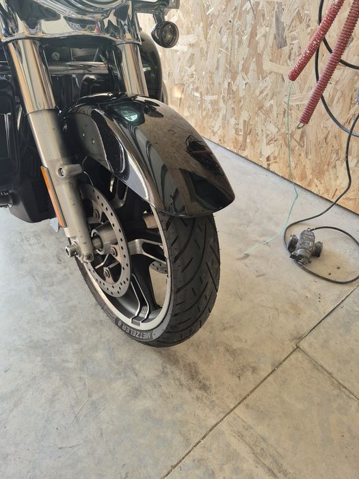 Harley Davidson street glide