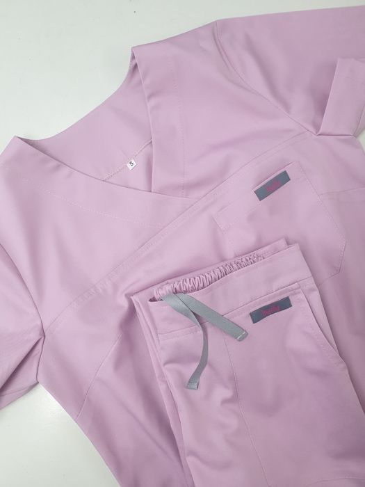 Wyprzedaż. Rozm M. Niebieski Komplet Scrubs. Spodnie i bluza medyczna.