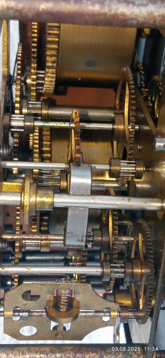 Годинниковий механізм+маятник+гонг, настінного годинника Junghans.