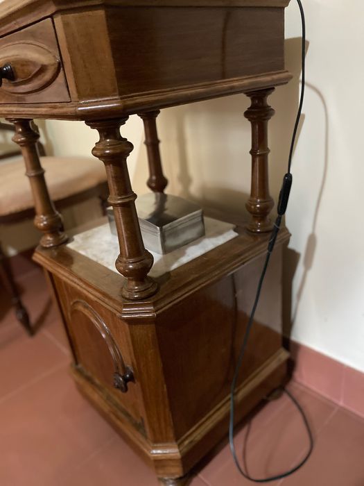 Mesa de cabeceira marmore