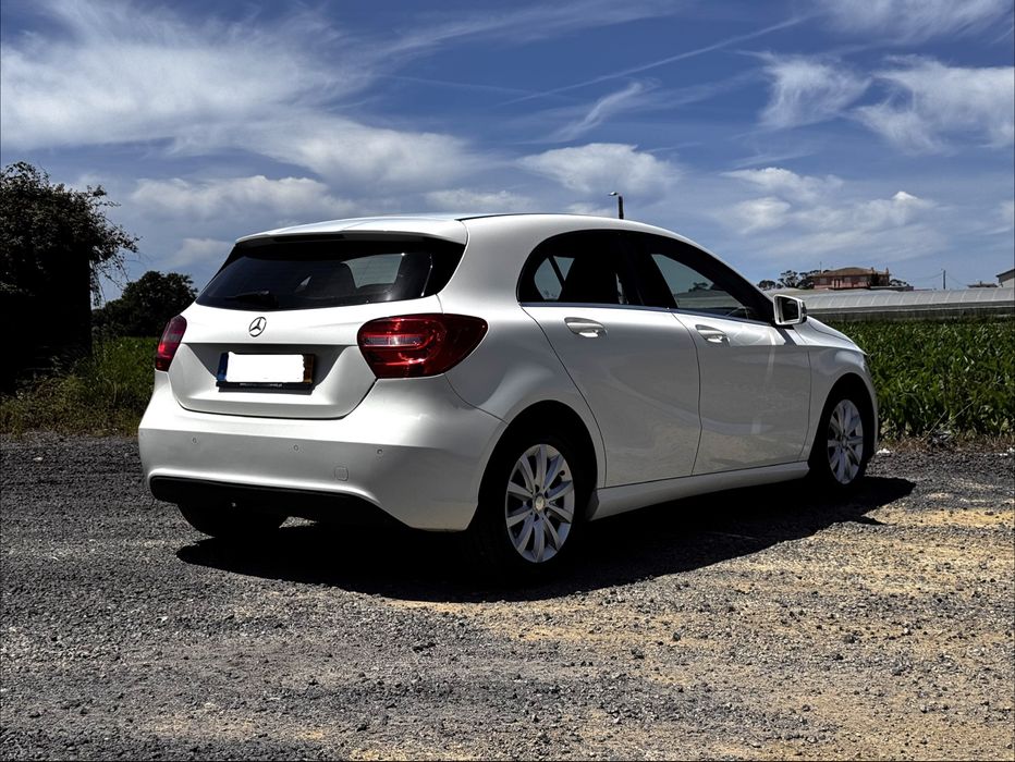 Mercedes-Benz A180 Urban | Abril 2014 | Excelente Estado