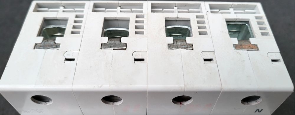 PLHT-C80/3N EATON автомат