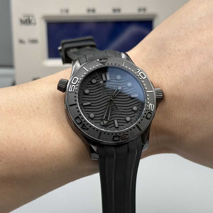 Relógio Omega Seamaster Diver 300M "Guerreiro Negro"