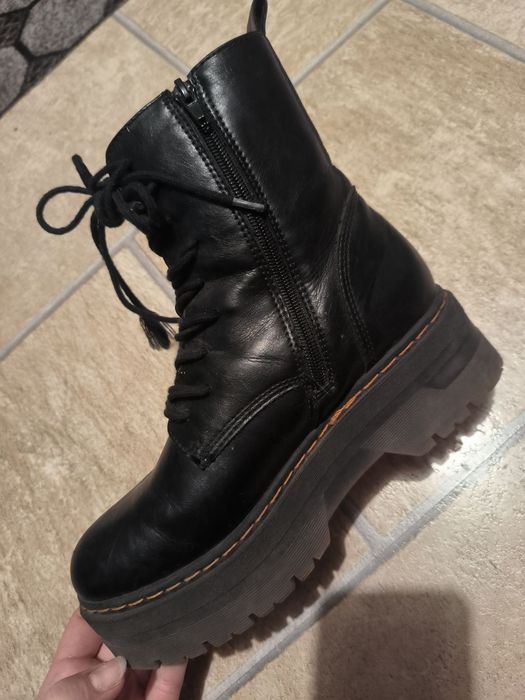 Glany damskie Martens