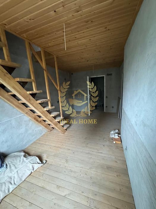 Продам 2х рівневу квартиру