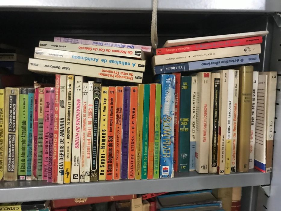 Livros antigos - 25 abril e politica