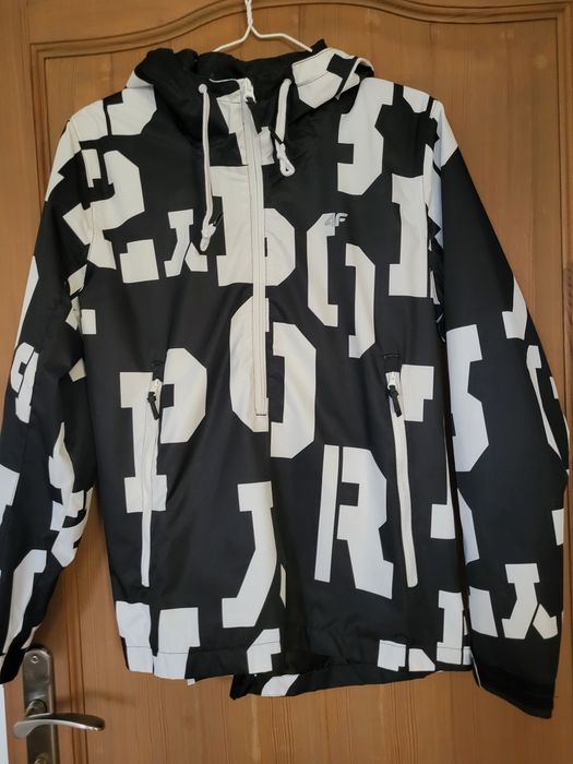 4F kurtka, ,wiatrówka, przeciwdeszczowa