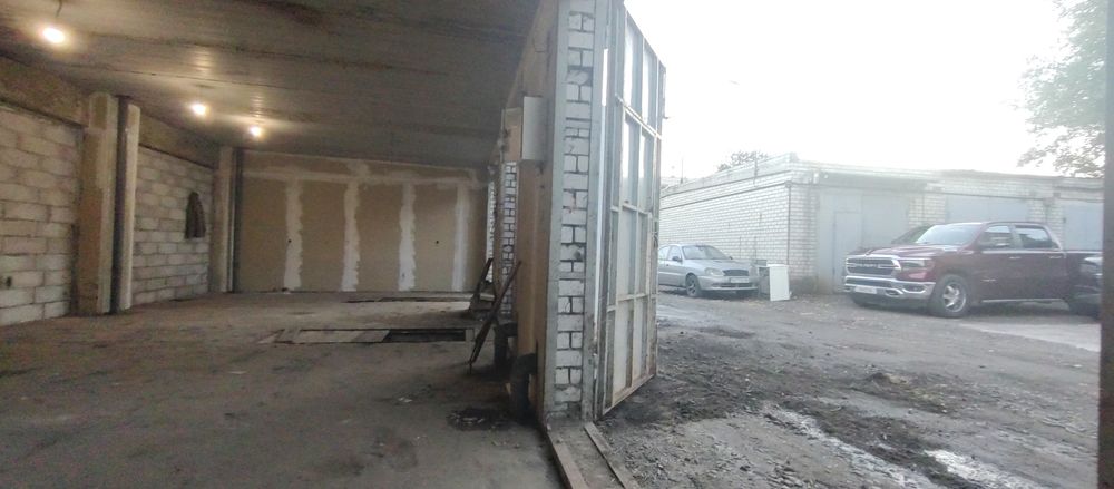 Пухівська Пуховская 2, 3 гаражі під СТО склад малярка виробництво