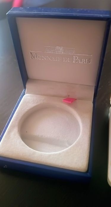 Pudelka na monety , żetony, numizmatyka