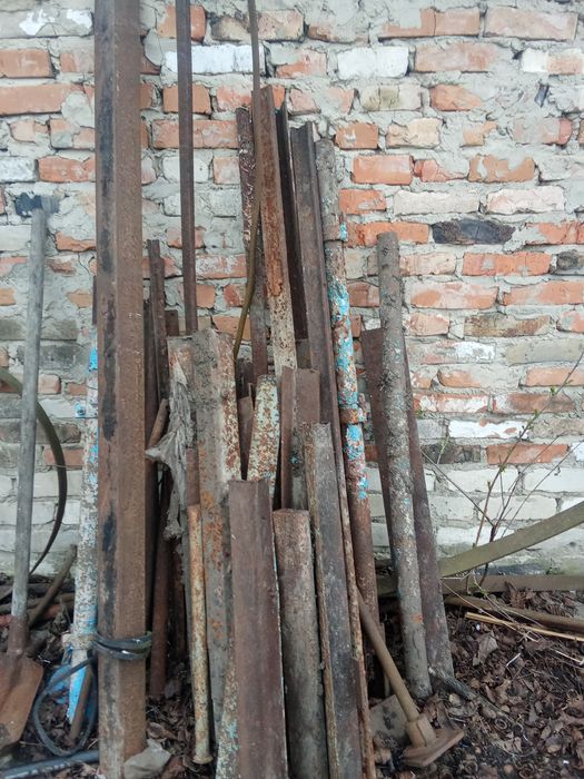 Продам угольники.труби.арматура 20грн.кг.