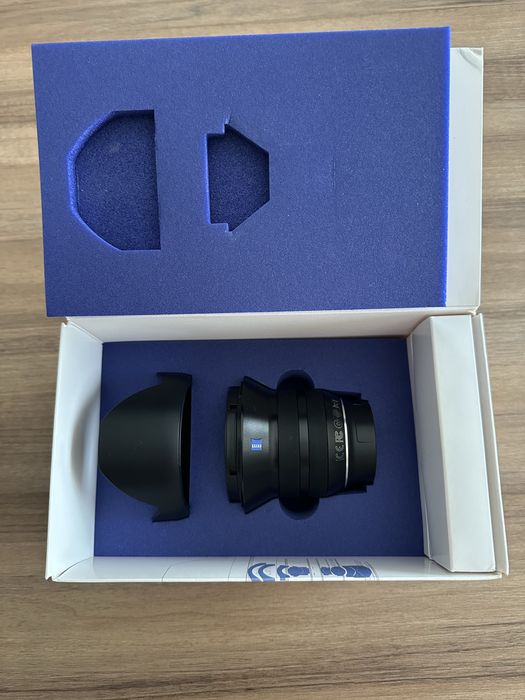 Zeiss Touit 12mm f2.8 - Fujifilm X Fit