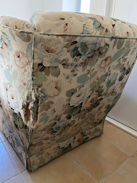 Dois belos cadeirões de estilo inglês!