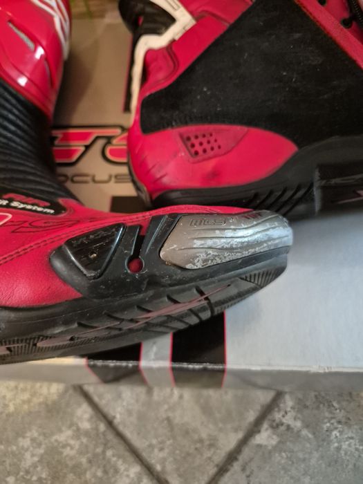 Buty TCX 43 czerwone