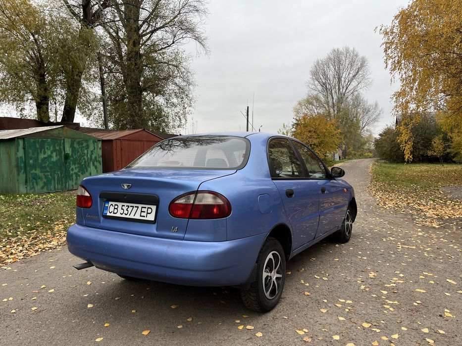 Продам автомобіль повністю обслужений, вкладень не потребує.
