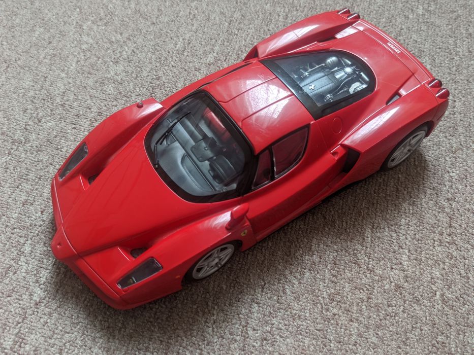 Автомобиль на радиоуправлении Ferrari Enzo Bluetooth 1:16 Silverlit