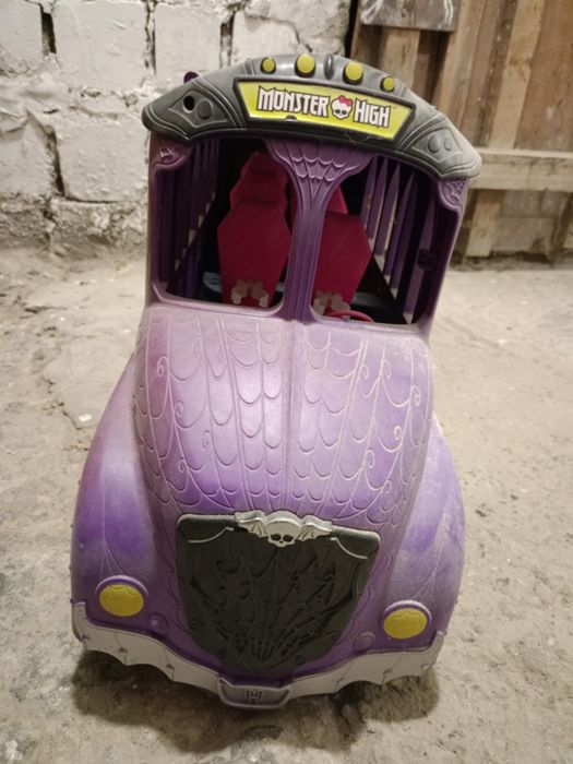 Bus dla lalek monster high