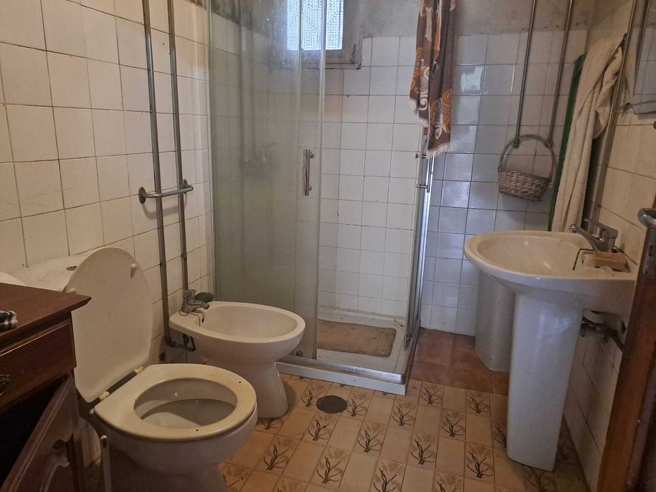 Moradia, armazém e terreno , entre Paço de Sousa e Lagares Penafiel