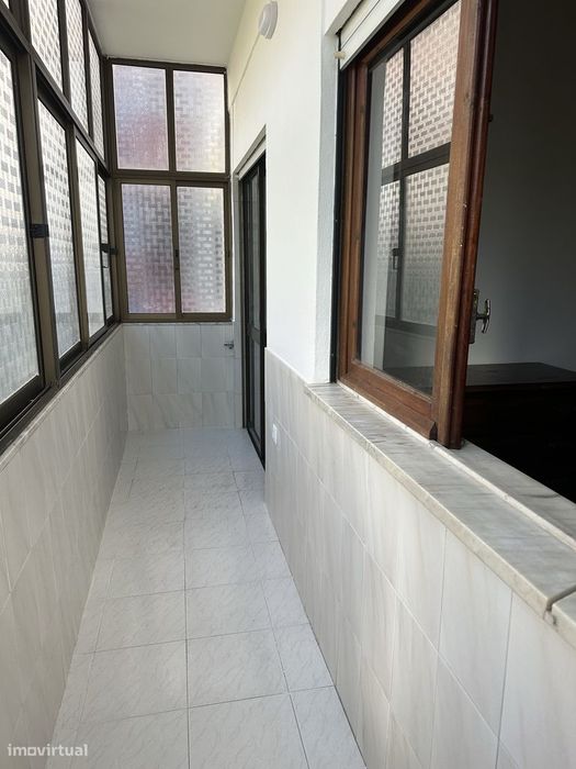 Apartamento T3 espaçoso para arrendamento
