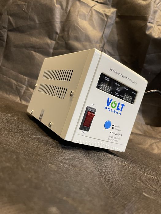 Volt Polska  Стабілізатор напруги AVR 2000 ВА .