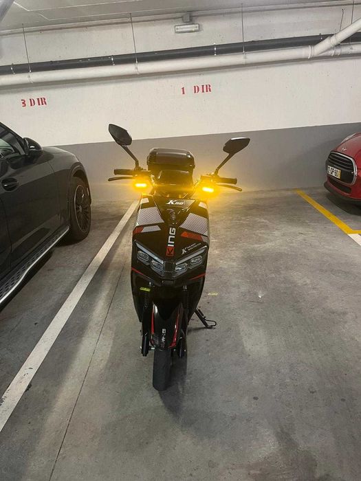 Scooter Elétrica KING K50 – Comprada em Agosto – como nova- Bateria Amovível + Mala