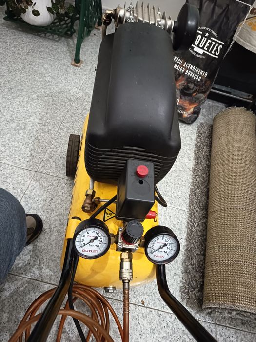 Compressor 24L, 10 bar, 2,5 HP, com rodas