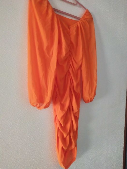 Vestido laranja midi