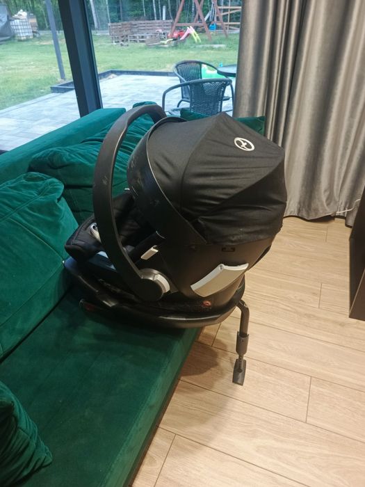 Nosidełko z baza ISOFIX cybex aton