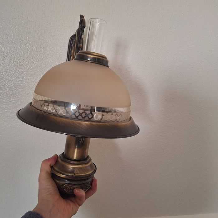 Candeeiro aplique de latão