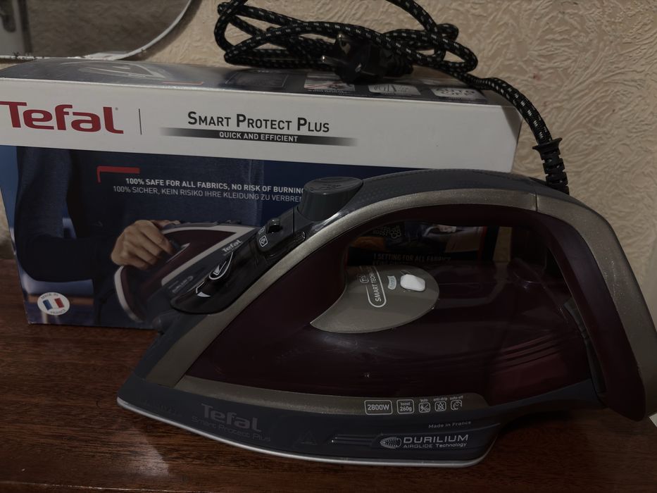 Утюг  Tefal Smart protect plus FV6870E0