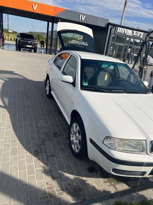 Шкода октавіа  тур.                                                  .